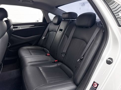 Used 2016 Hyundai Genesis 3.8 RWD image 23