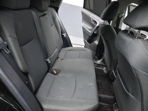 Used 2022 Toyota RAV4 LE FWD image 10