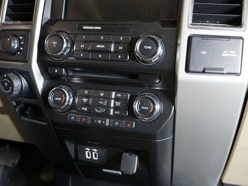 Used 2017 Ford F150 Lariat image 16