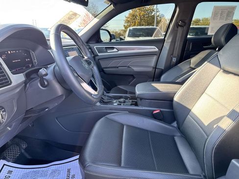 Used 2023 Volkswagen Atlas Cross Sport SEL image 5