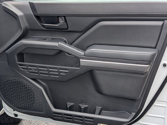 Used 2025 Toyota Tacoma SR5 AWD/4WD image 13