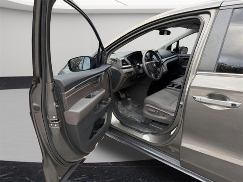 Used 2019 Honda Odyssey EX image 13