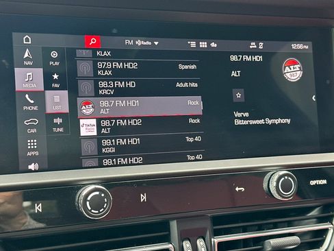 Certified 2024 Porsche Macan S image 18