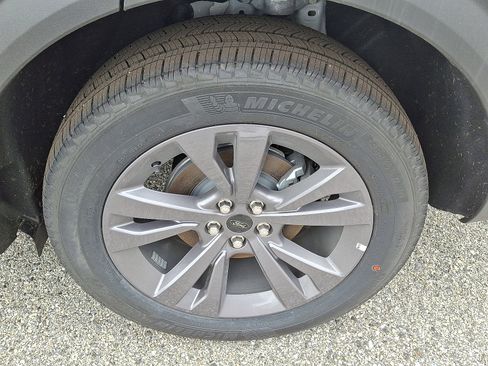 New 2025 Ford Explorer Active w/ Active Comfort Package image 5