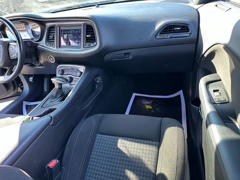 Used 2021 Dodge Challenger SXT image 27