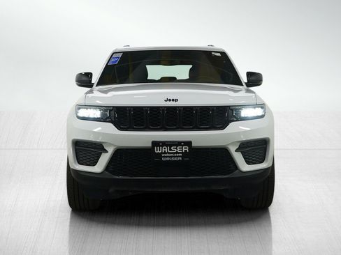 Used 2022 Jeep Grand Cherokee Altitude image 8