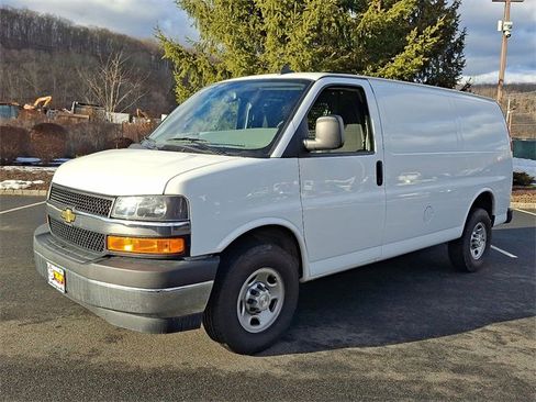 Used 2023 Chevrolet Express 2500 w/ Driver Convenience Package image 10