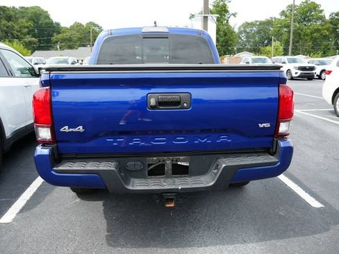 Used 2023 Toyota Tacoma SR5 w/ Technology Package AWD/4WD image 9