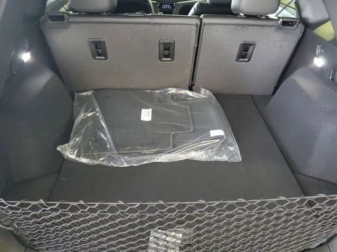 New 2026 Cadillac XT5 Luxury image 7