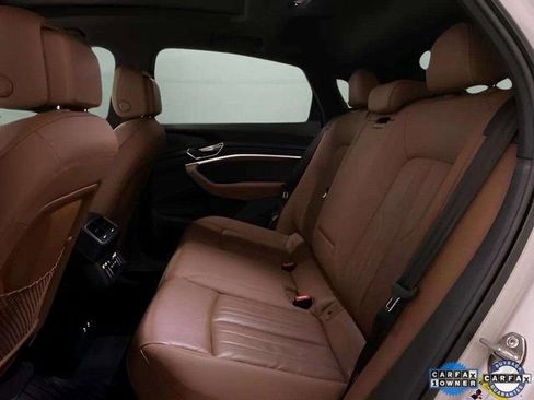 Used 2024 Audi Q8 e-tron Premium image 20