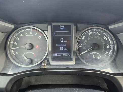 Used 2019 Toyota Tacoma TRD Off-Road w/ TRD Premium Off Road Package AWD/4WD image 15