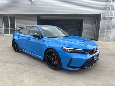 Used 2025 Honda Civic Type R image 3