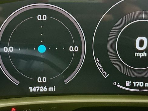 Used 2020 Porsche Taycan 4S image 9