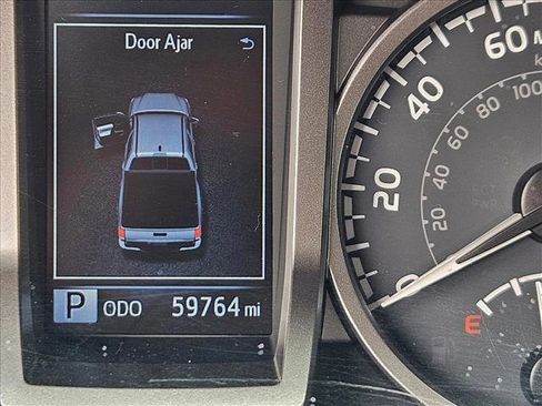 Used 2022 Toyota Tacoma SR5 w/ Technology Package image 7