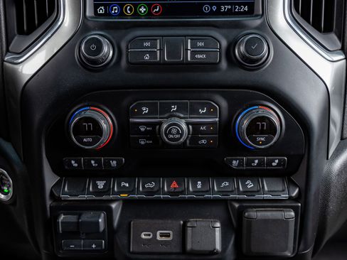 Used 2021 Chevrolet Silverado 3500 LTZ w/ LTZ Plus Package image 25