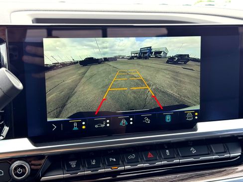 Used 2025 Chevrolet Silverado 3500 LTZ w/ LTZ Convenience Package image 32