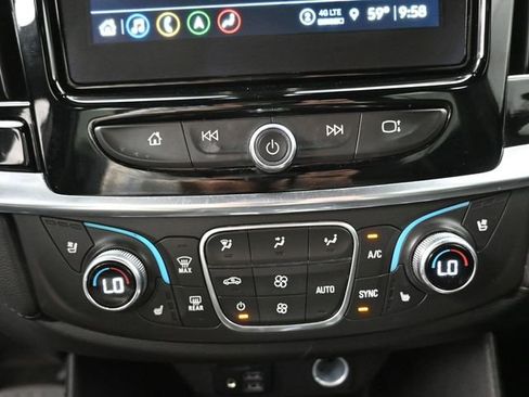 Used 2023 Chevrolet Traverse High Country FWD image 24