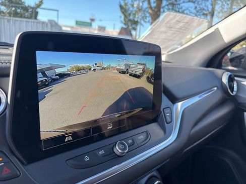 Used 2025 Chevrolet Blazer LT w/ Convenience Package AWD/4WD image 27