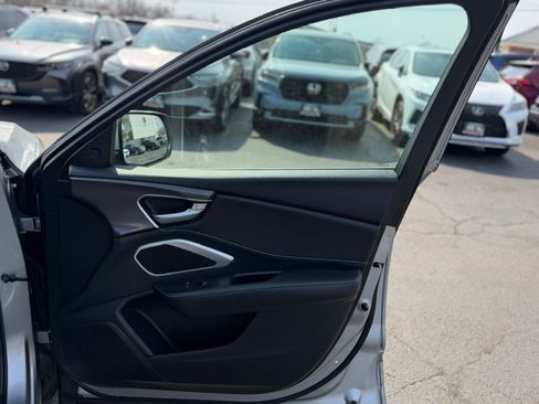 Used 2025 Acura RDX SH-AWD image 29