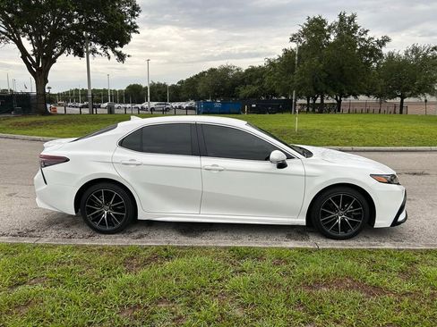 Used 2023 Toyota Camry SE FWD image 7