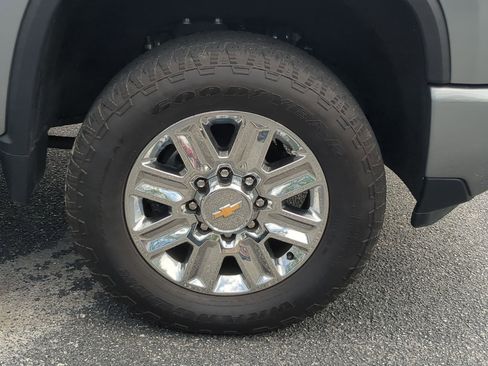 Used 2024 Chevrolet Silverado 2500 High Country w/ Technology Package AWD/4WD image 23