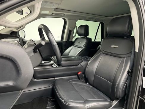 Used 2025 Ford Expedition Max Platinum image 21