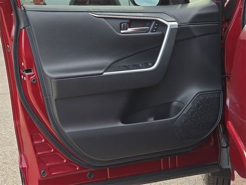 Used 2023 Toyota RAV4 Limited image 17