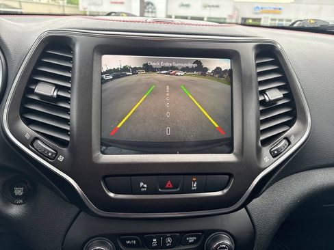 Used 2022 Jeep Cherokee Trailhawk w/ Sun, Sound & Nav Group AWD/4WD image 13