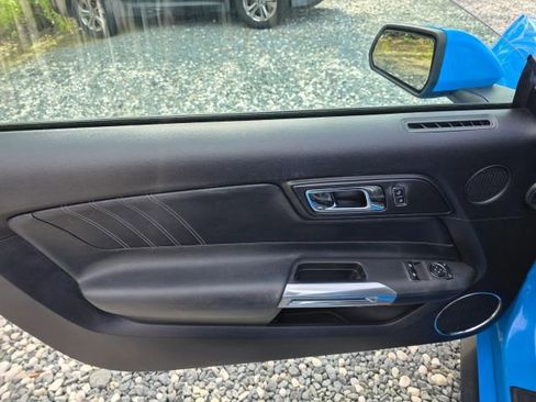 Used 2017 Ford Mustang Premium w/ Ecoboost Performance Package image 11