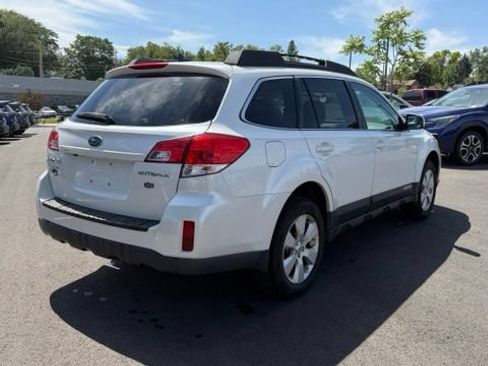 Used 2011 Subaru Outback 2.5i Limited w/ PWR Moonroof Pkg AWD/4WD image 3