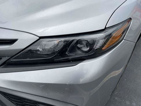 Used 2023 Toyota Camry SE FWD image 4