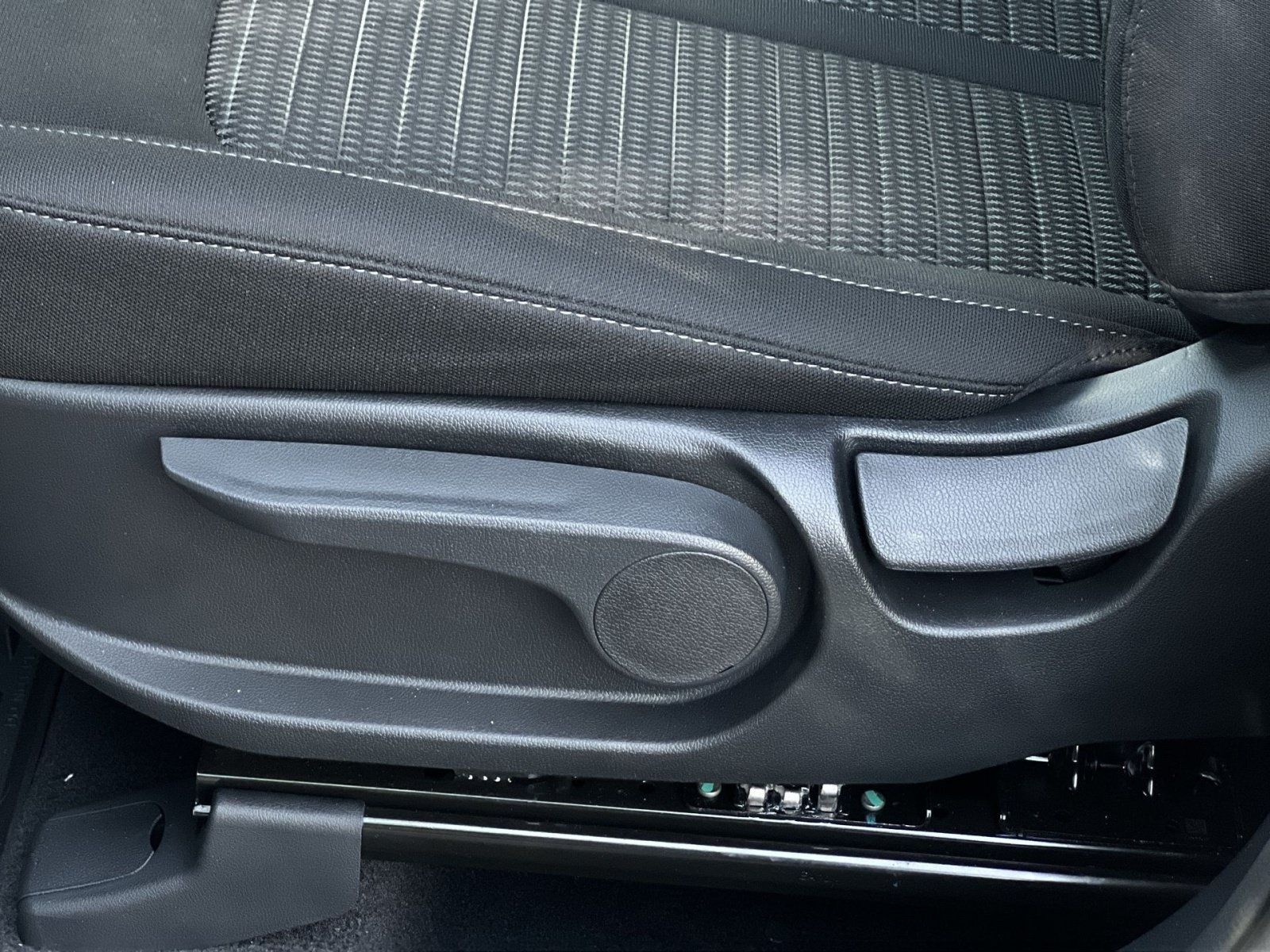 New 2026 Kia Sorento LX FWD image 19