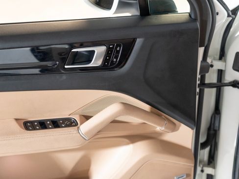 Certified 2021 Porsche Cayenne S AWD/4WD image 17