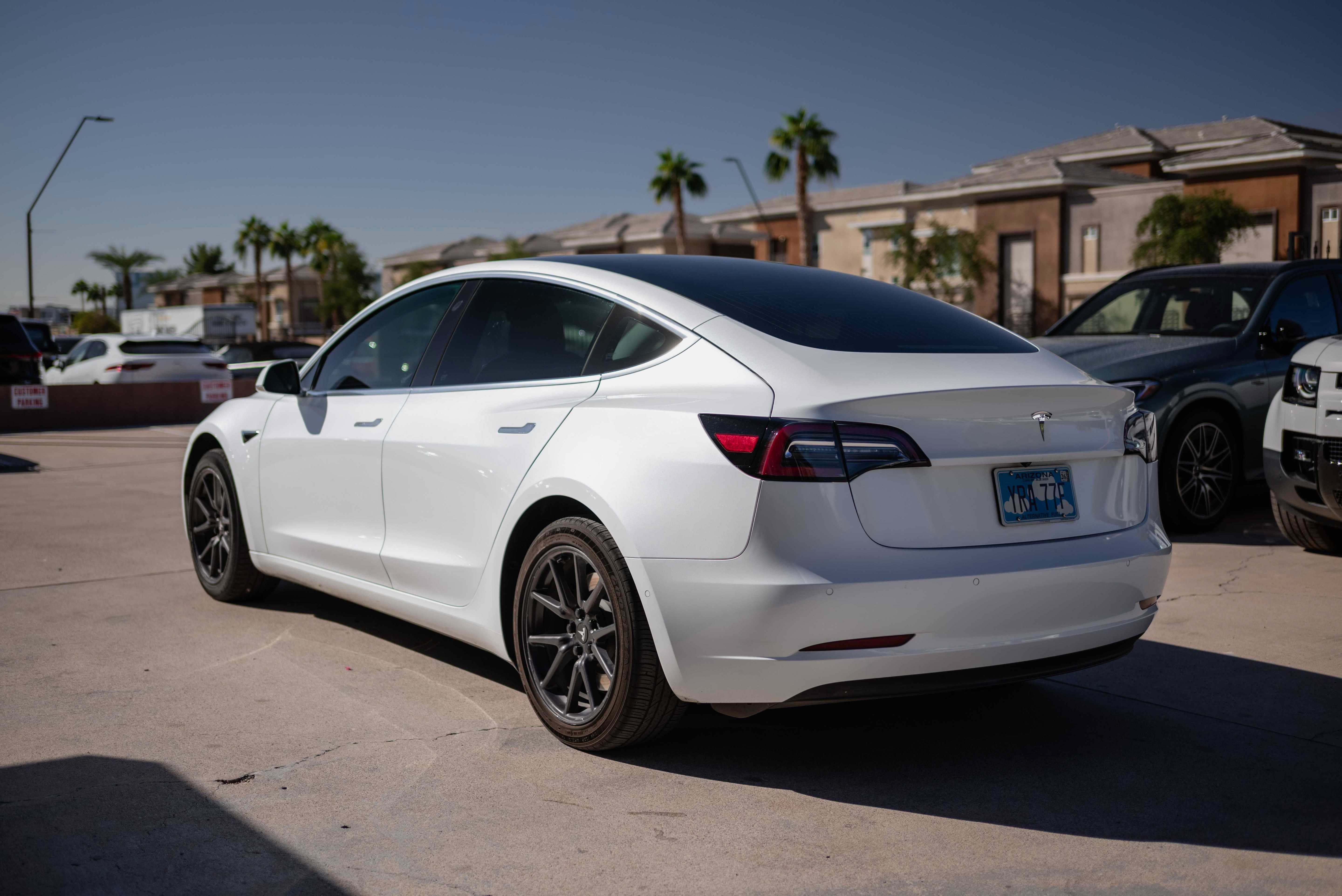 Used 2020 Tesla Model 3 Standard Range Plus RWD image 4