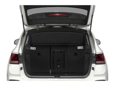 Used 2024 Volkswagen Taos SE w/ Panoramic Sunroof Package image 11