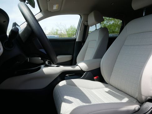 New 2027 Honda HR-V LX image 9
