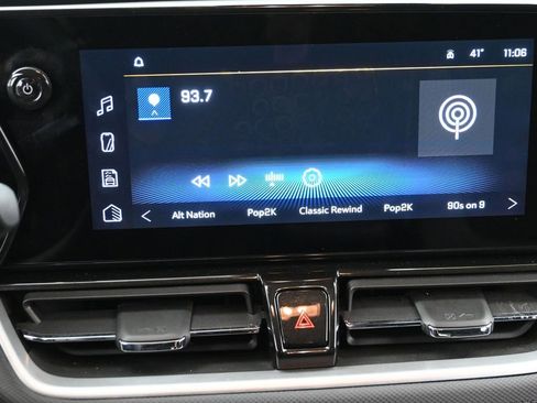 Used 2025 Chevrolet TrailBlazer LT w/ Driver Confidence Package image 18