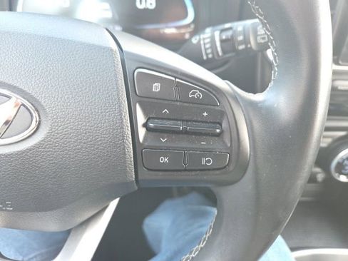 Used 2024 Hyundai Venue SEL image 31