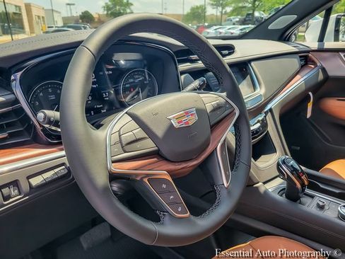 New 2026 Cadillac XT5 Premium Luxury w/ Driver Assist Package AWD/4WD image 16