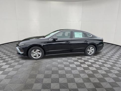 Used 2026 Hyundai Sonata SE FWD image 9