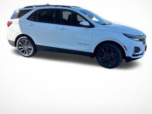 Used 2022 Chevrolet Equinox RS w/ RS Leather Package FWD image 2
