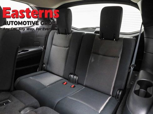 Used 2019 Nissan Pathfinder SV image 26