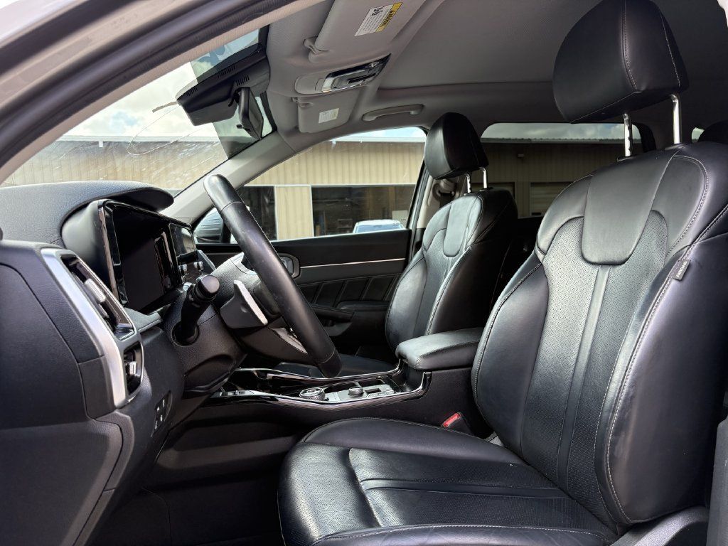 Used 2022 Kia Sorento SX w/ Panoramic Sunroof Package AWD/4WD image 12