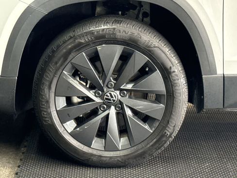 Certified 2024 Volkswagen Taos S FWD image 11