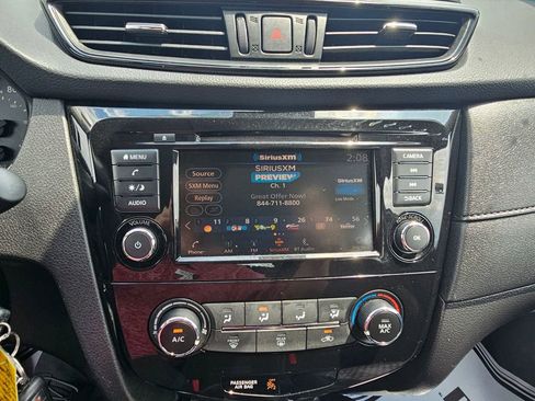Used 2020 Nissan Rogue S AWD/4WD image 18