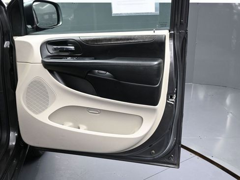 Used 2017 Dodge Grand Caravan SE w/ Power Window Group image 36