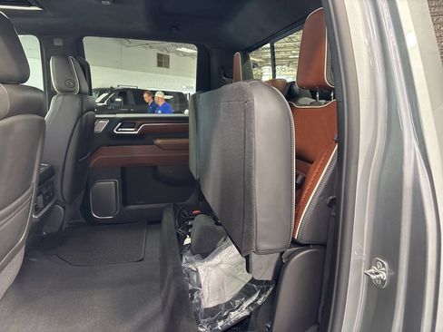 Used 2025 GMC Sierra 2500 Denali Ultimate AWD/4WD image 45
