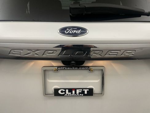 Used 2022 Ford Explorer XLT w/ Equipment Group 202A image 24