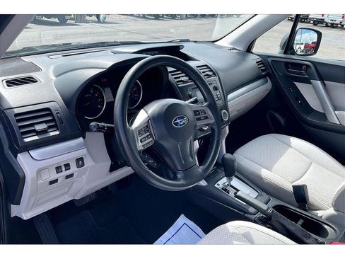 Used 2015 Subaru Forester 2.5i w/ Alloy Wheel Package AWD/4WD image 16