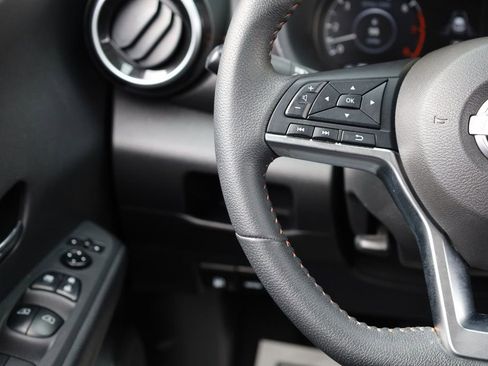 Used 2023 Nissan Kicks SR image 30